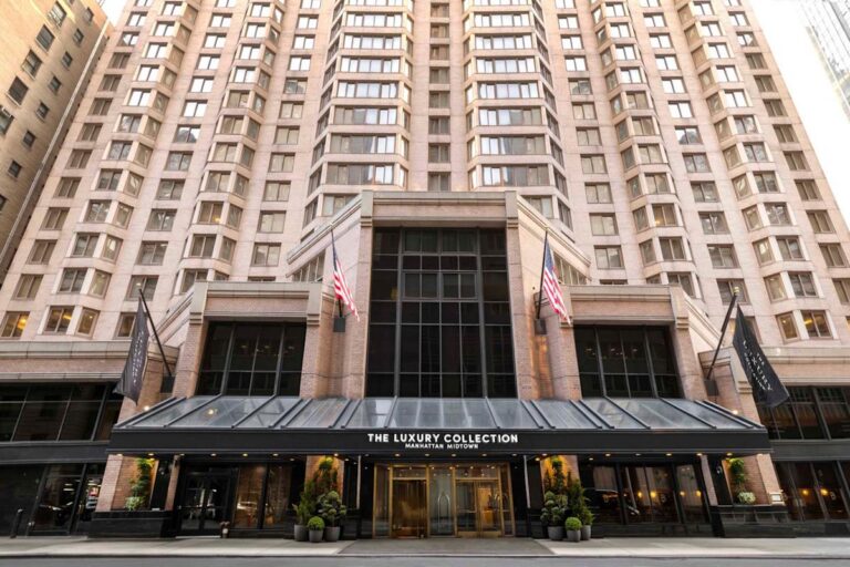 American High Rise Luxury Suites: A Guide to Structural & Operational Excellence