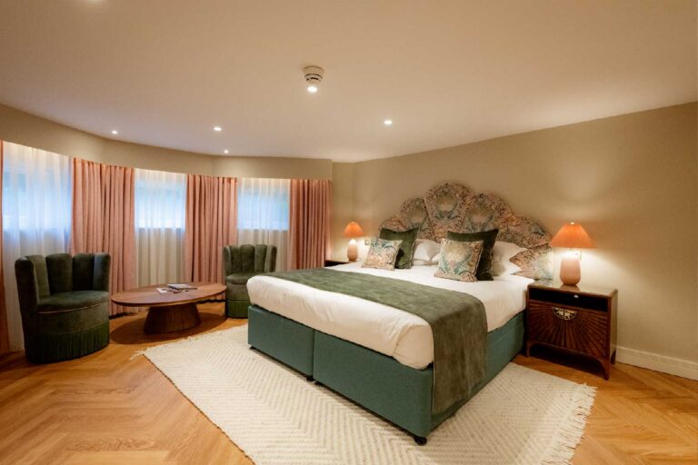 Best Luxury Suites for Families: A Professional’s Guide