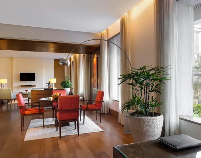 Compare Luxury Suites Seasonal Packages: A Strategic Guide for Professionals